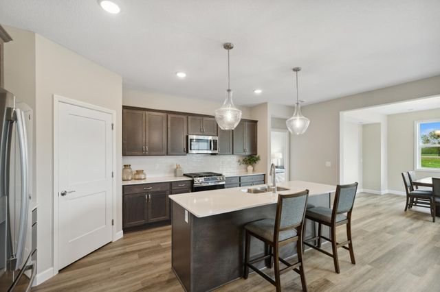 608 Grouse Way, New Richmond, WI 54017