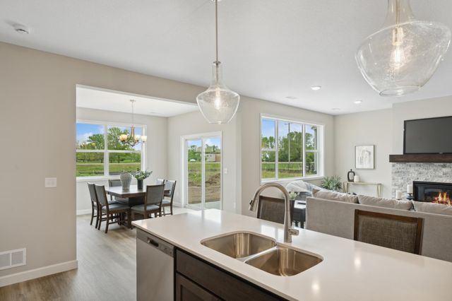 608 Grouse Way, New Richmond, WI 54017