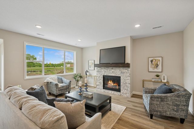 608 Grouse Way, New Richmond, WI 54017
