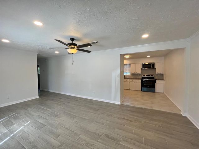 7337 Orville Street B, Houston, TX 77028