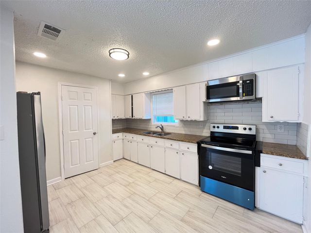 7337 Orville Street B, Houston, TX 77028