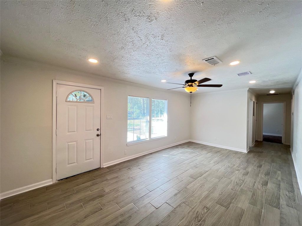 7337 Orville Street B, Houston, TX 77028