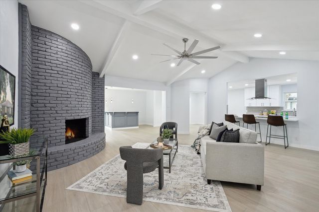 2204 Winewood Lane, Arlington, TX 76013