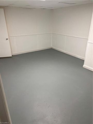 2621 Creekwood Drive, Winston-salem, NC 27103