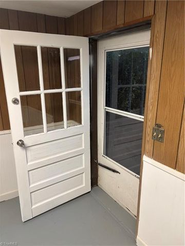 2621 Creekwood Drive, Winston-salem, NC 27103