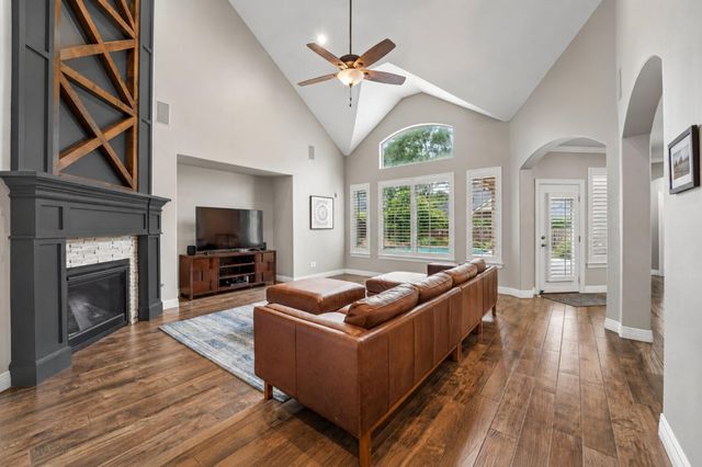 2110 Lost Maples Trail, Kingwood, TX 77345