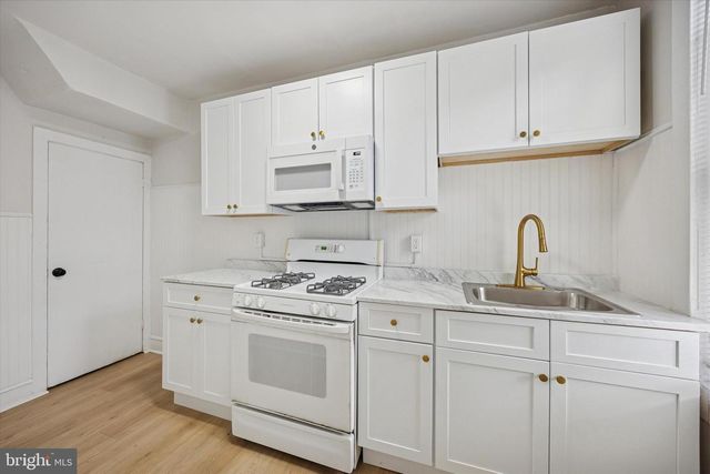 2502 S ROBINSON ST, Philadelphia, PA 19142