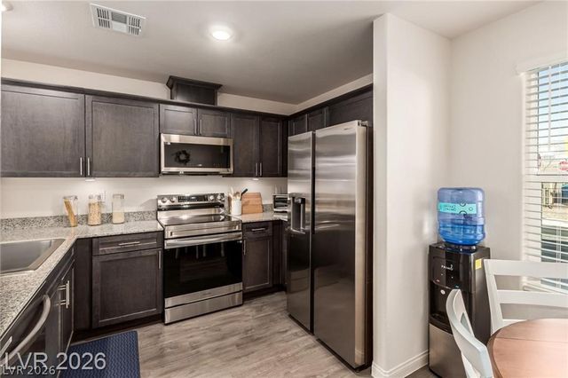 2829 Champagne Gold Avenue, North Las Vegas, NV 89086