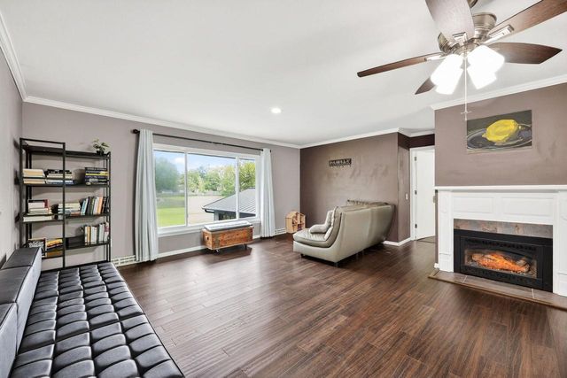 1 Horseshoe Lane, Black Earth, WI 53515