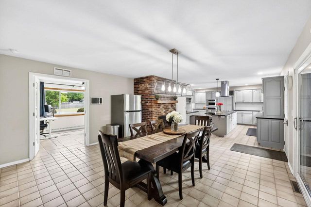 1 Horseshoe Lane, Black Earth, WI 53515