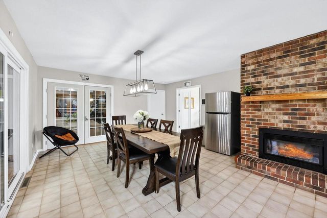 1 Horseshoe Lane, Black Earth, WI 53515