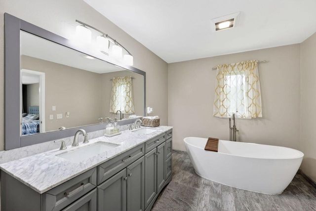 1 Horseshoe Lane, Black Earth, WI 53515