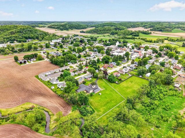 1 Horseshoe Lane, Black Earth, WI 53515