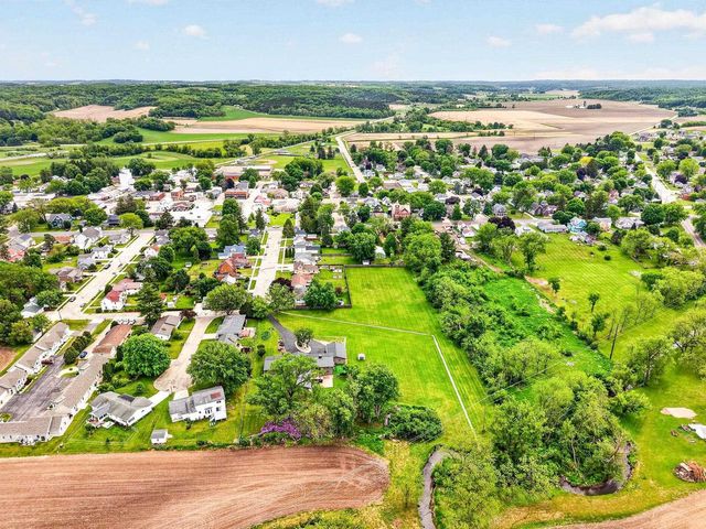 1 Horseshoe Lane, Black Earth, WI 53515