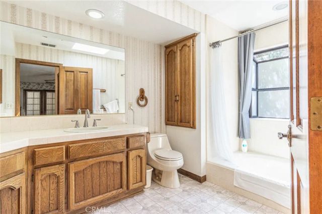 7040 Kenyon Avenue, Hesperia, CA 92345