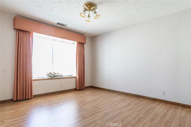 7040 Kenyon Avenue, Hesperia, CA 92345