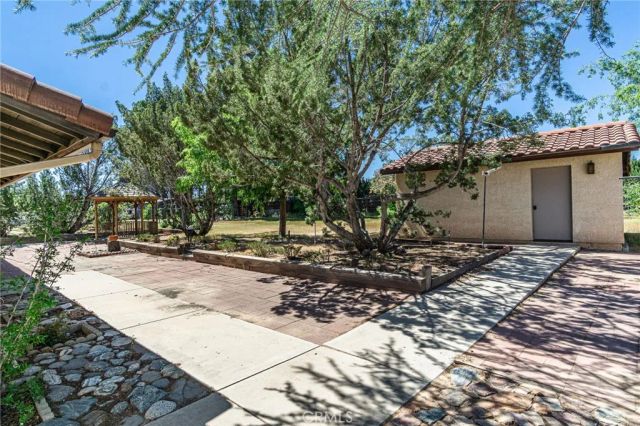 7040 Kenyon Avenue, Hesperia, CA 92345