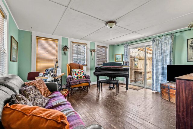 1 Border Street, Milford, NH 03055