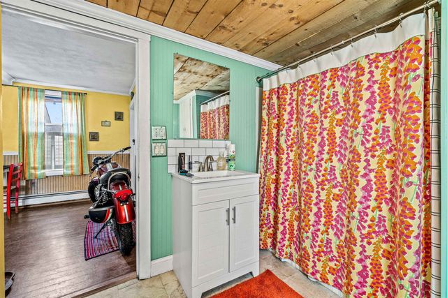 1 Border Street, Milford, NH 03055