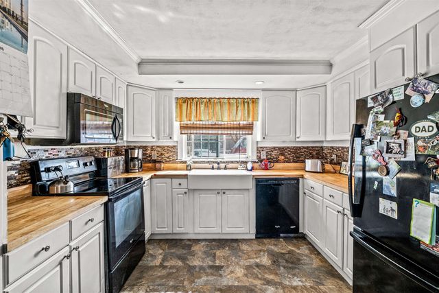 1 Border Street, Milford, NH 03055