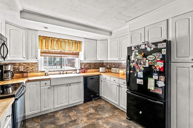 1 Border Street, Milford, NH 03055