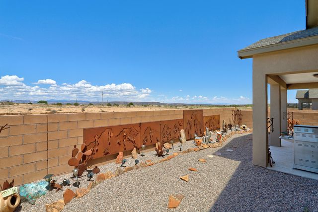 4293 Crowned Eagle Loop NE, Rio Rancho, NM 87144