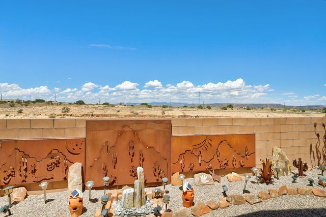 4293 Crowned Eagle Loop NE, Rio Rancho, NM 87144