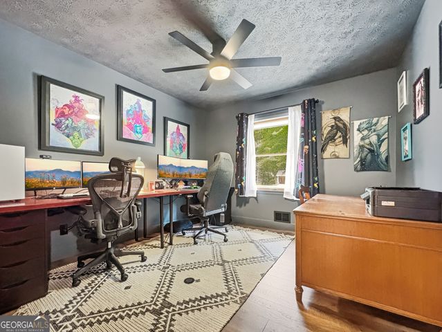 330 Sharon Drive, Fayetteville, GA 30214