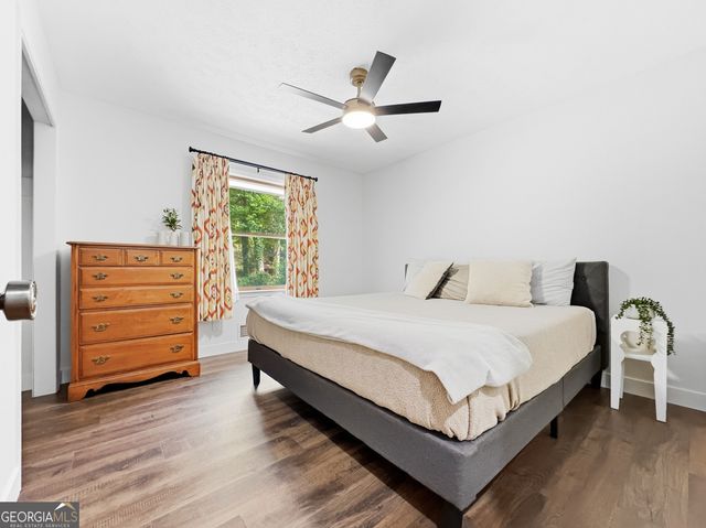 330 Sharon Drive, Fayetteville, GA 30214