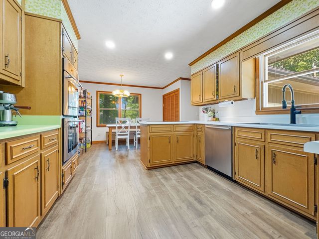 330 Sharon Drive, Fayetteville, GA 30214