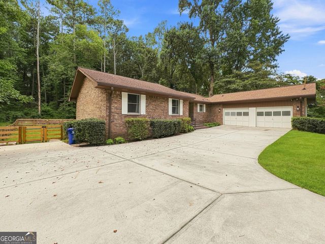 330 Sharon Drive, Fayetteville, GA 30214