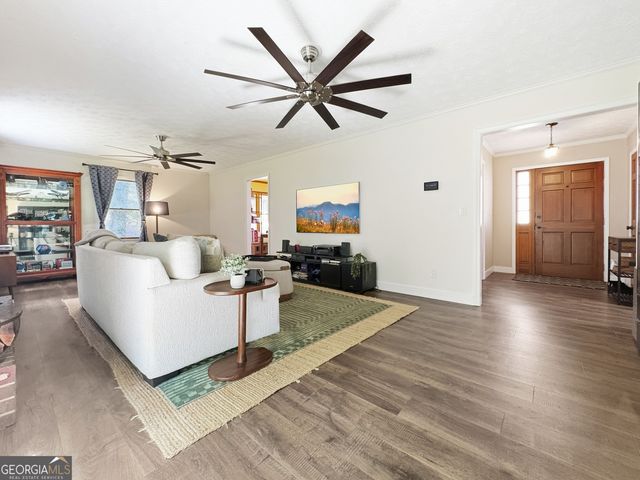 330 Sharon Drive, Fayetteville, GA 30214