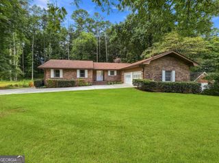 330 Sharon Drive, Fayetteville, GA 30214