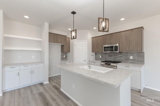 3751 E Jamestown Dr, Nampa, ID 83686