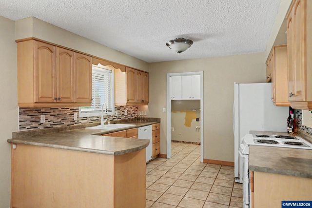 3371 Vitae Springs Rd S, Salem, OR 97306