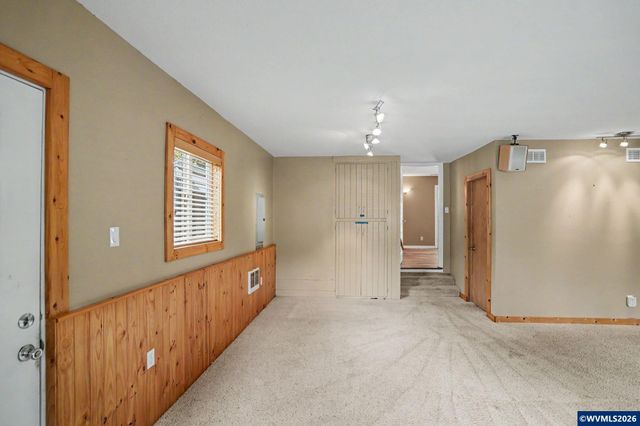 3371 Vitae Springs Rd S, Salem, OR 97306