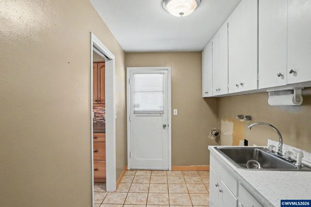 3371 Vitae Springs Rd S, Salem, OR 97306