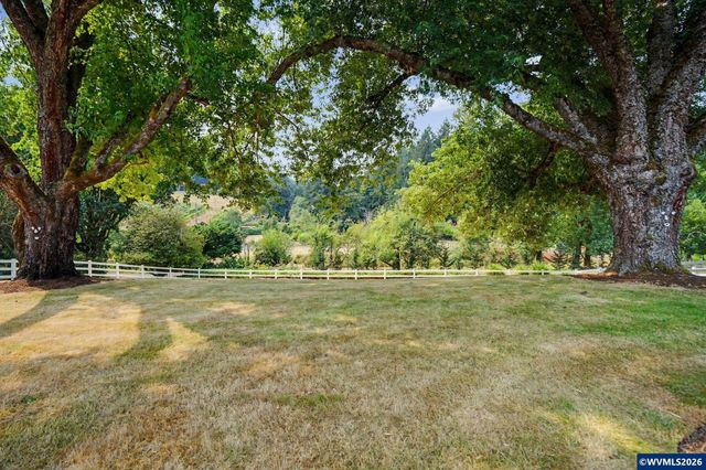 3371 Vitae Springs Rd S, Salem, OR 97306