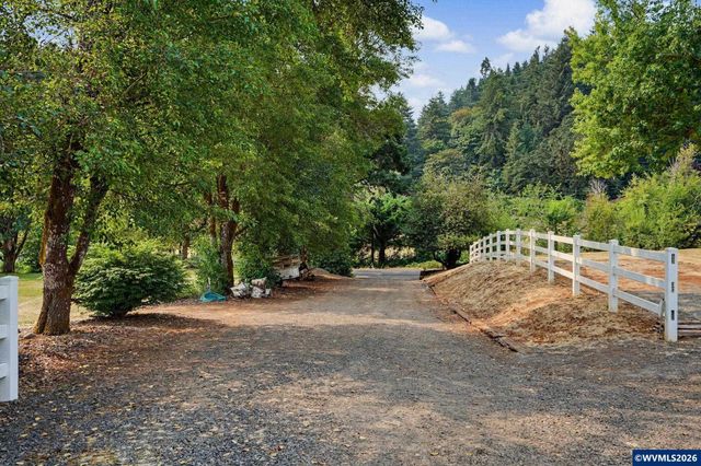 3371 Vitae Springs Rd S, Salem, OR 97306