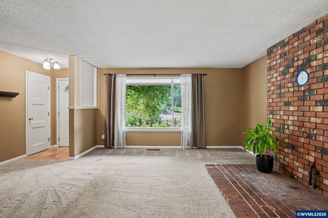 3371 Vitae Springs Rd S, Salem, OR 97306