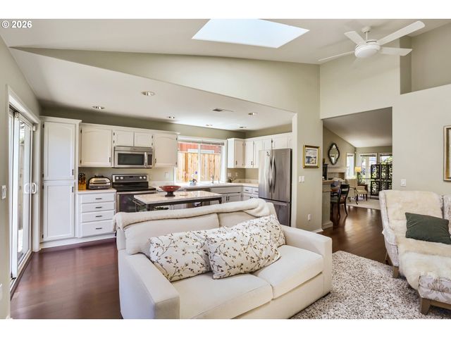 18378 Sw 134TH Ter, Tualatin, OR 97062
