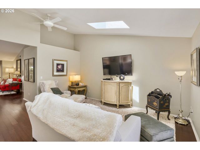 18378 Sw 134TH Ter, Tualatin, OR 97062