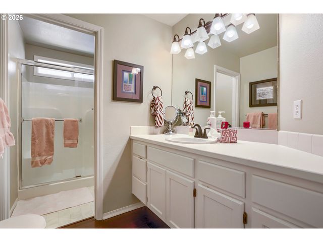 18378 Sw 134TH Ter, Tualatin, OR 97062