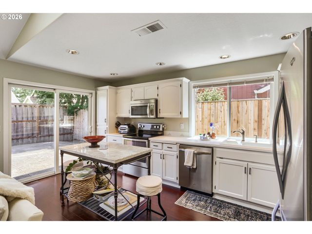 18378 Sw 134TH Ter, Tualatin, OR 97062