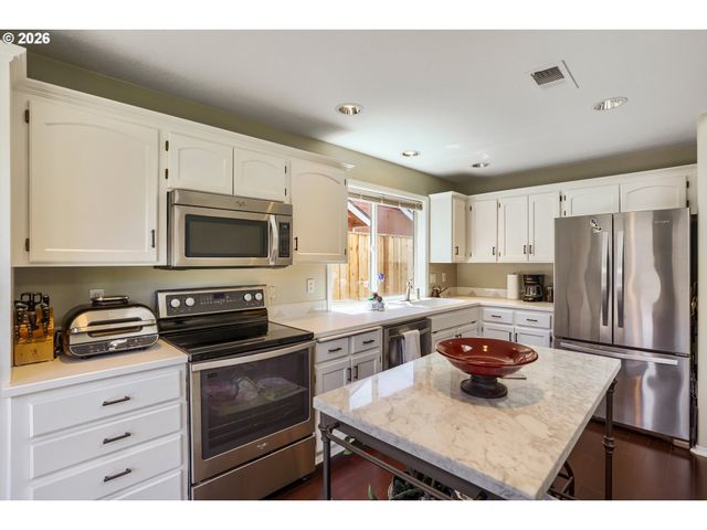 18378 Sw 134TH Ter, Tualatin, OR 97062