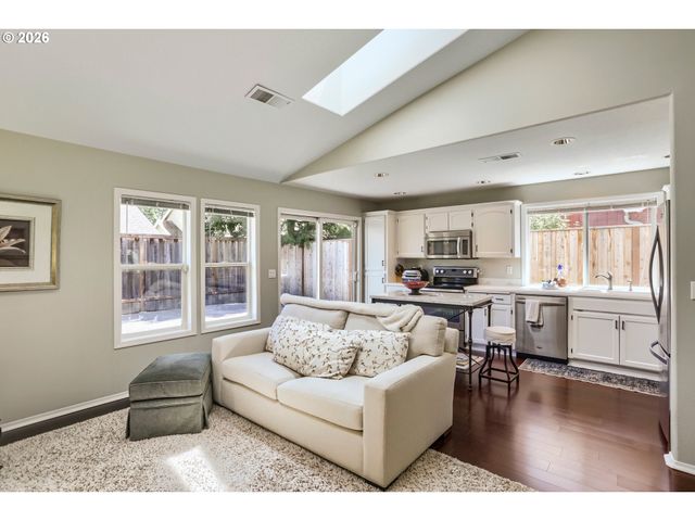 18378 Sw 134TH Ter, Tualatin, OR 97062