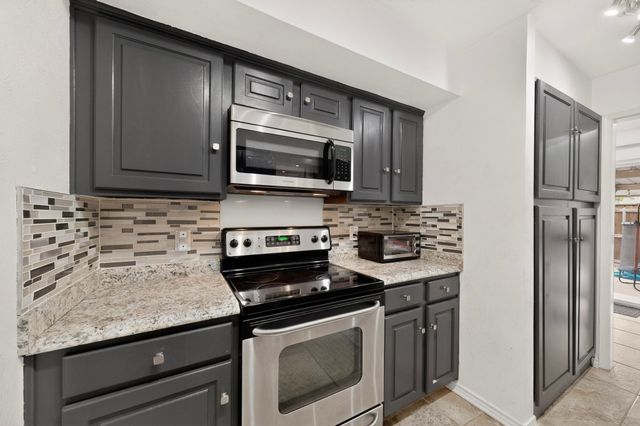 2208 Salem Drive, Carrollton, TX 75006