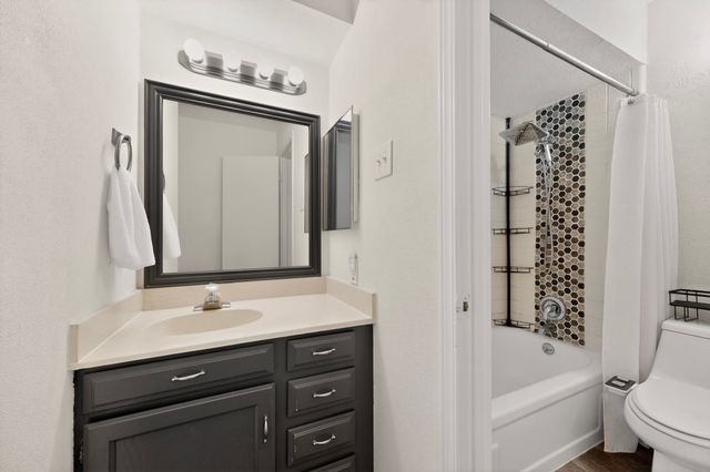 2208 Salem Drive, Carrollton, TX 75006