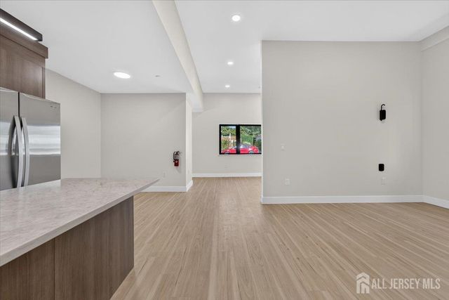 810 N 2nd Avenue 3, Highland Park, NJ 08904