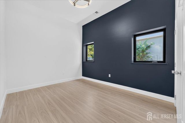 810 N 2nd Avenue 3, Highland Park, NJ 08904